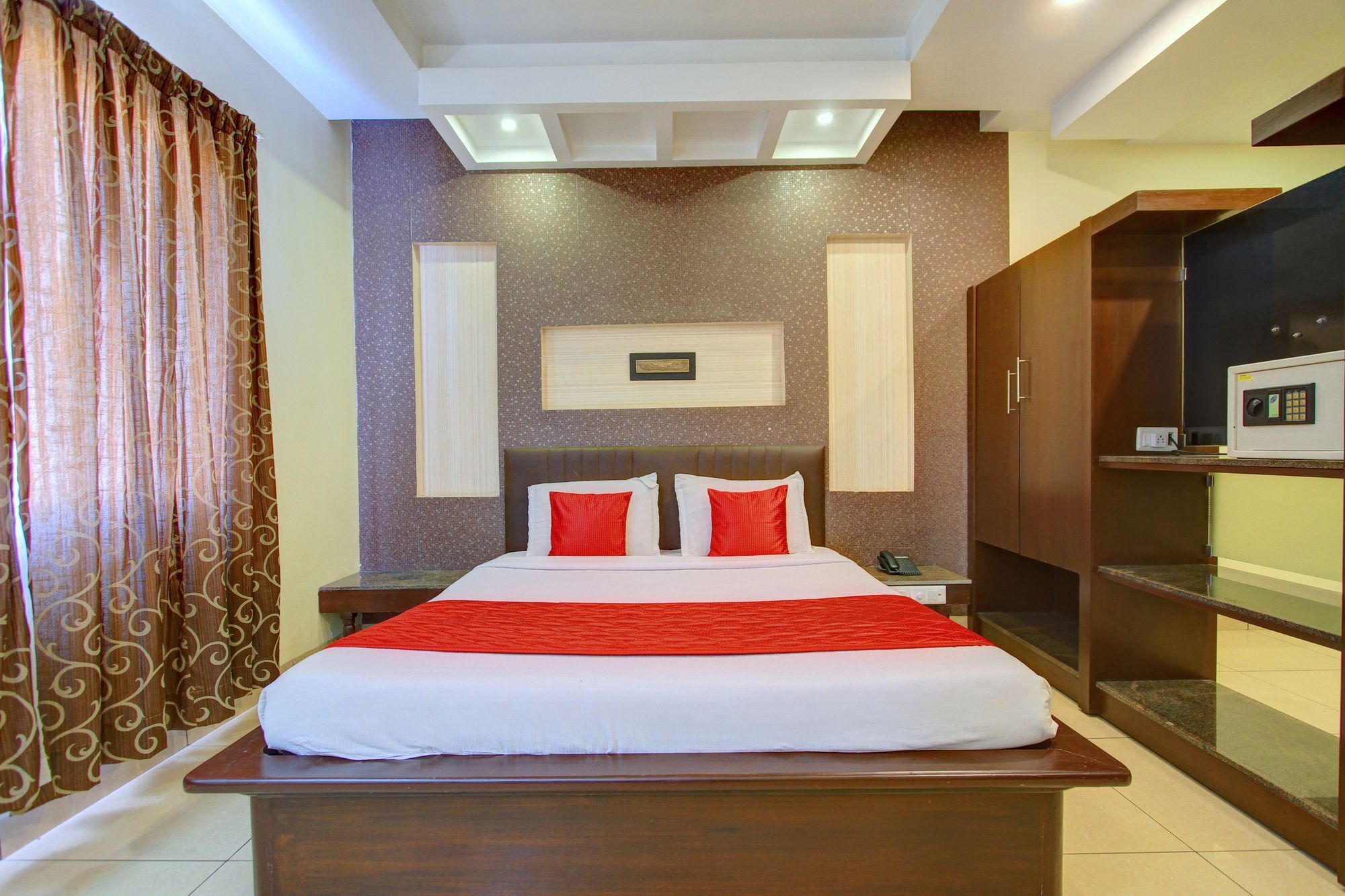 Oyo 4895 Abi Krishna Hotel Pondicherry Exterior foto