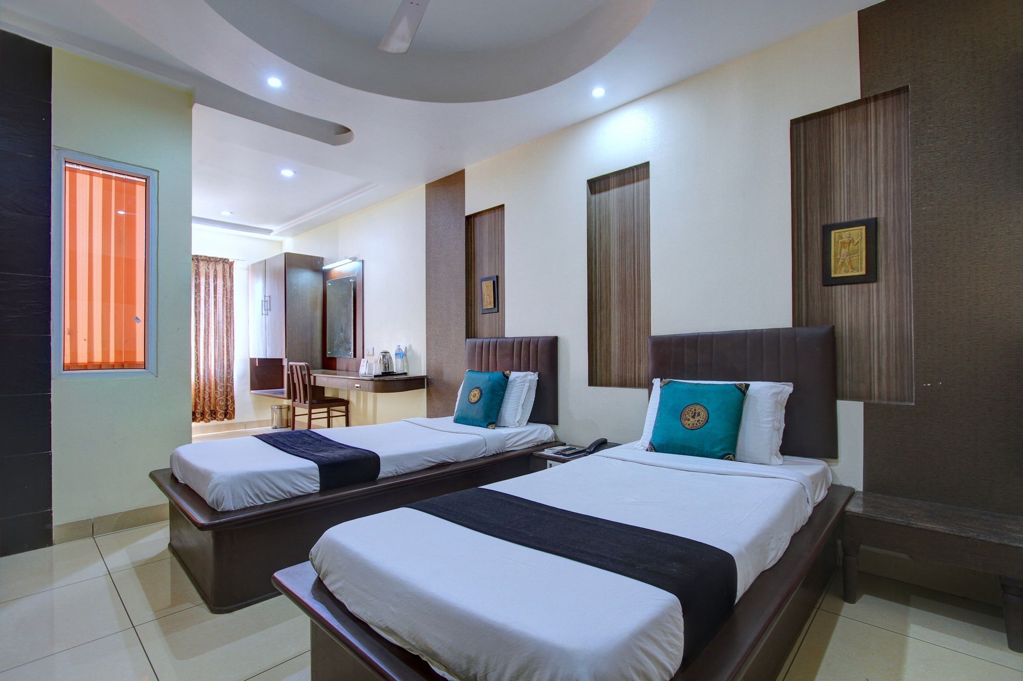 Oyo 4895 Abi Krishna Hotel Pondicherry Exterior foto
