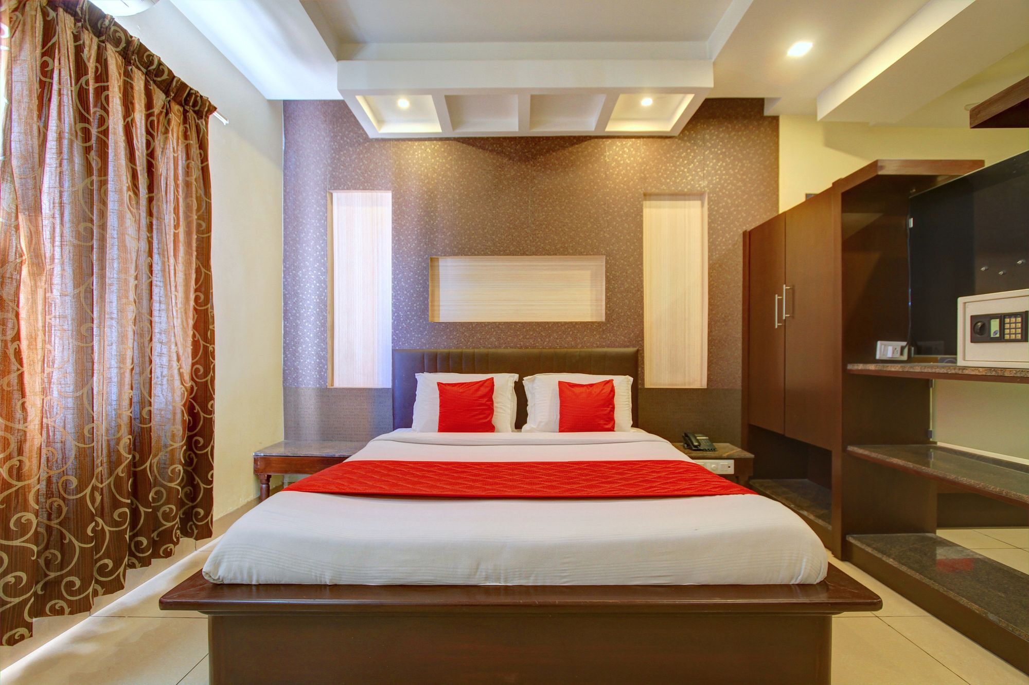 Oyo 4895 Abi Krishna Hotel Pondicherry Exterior foto