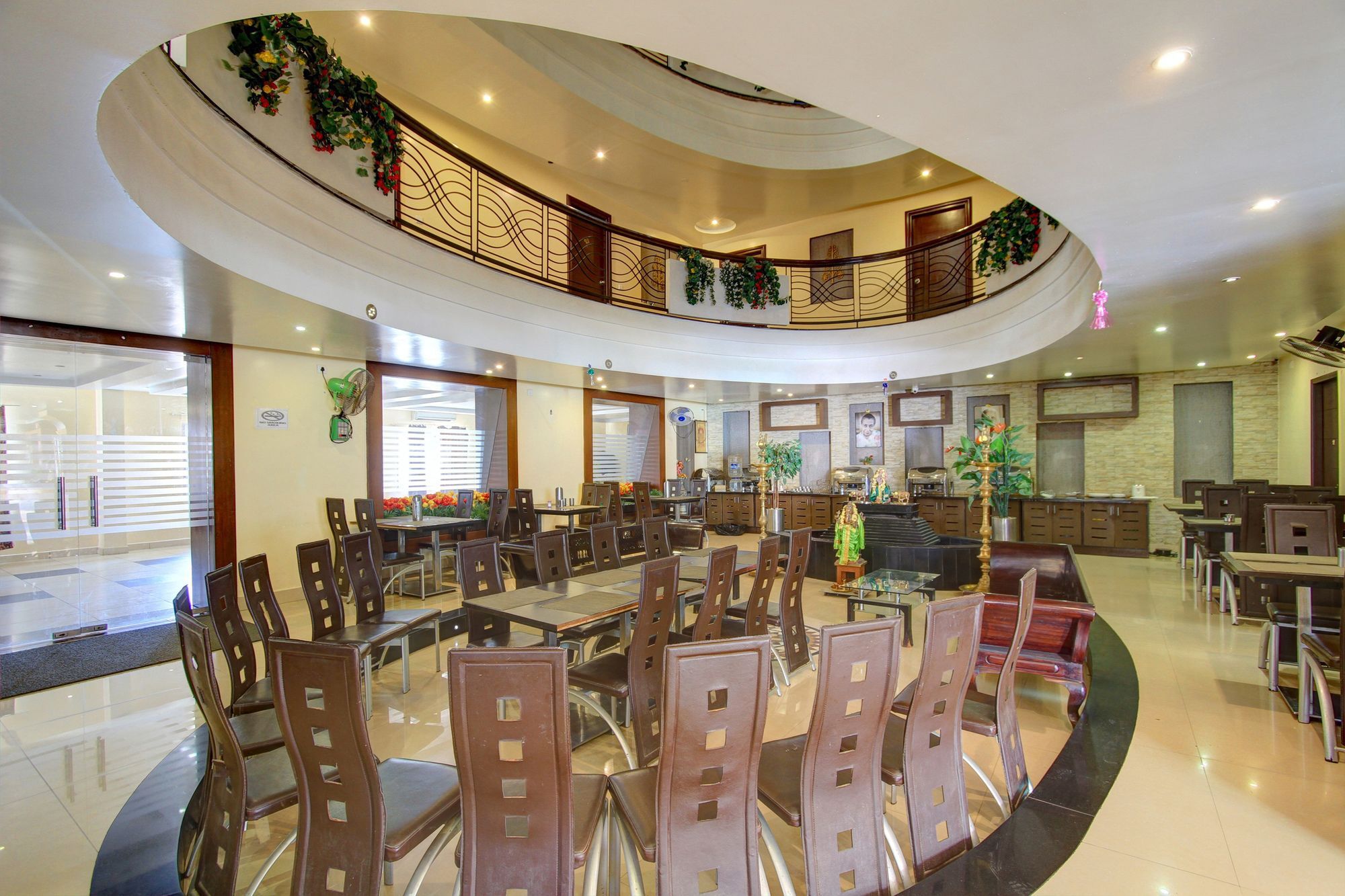 Oyo 4895 Abi Krishna Hotel Pondicherry Exterior foto