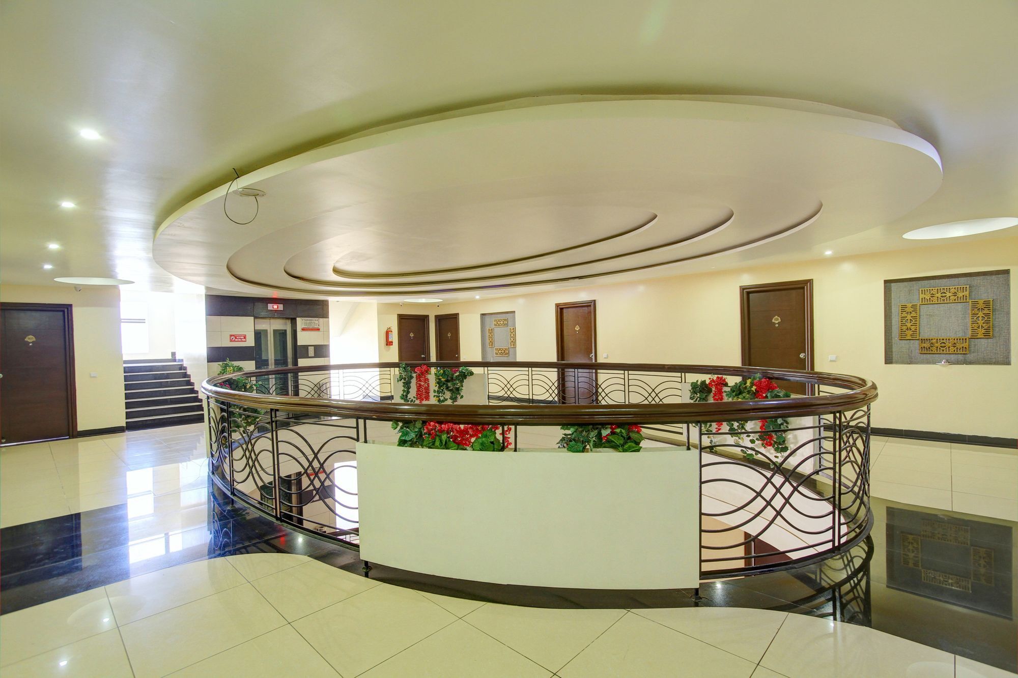 Oyo 4895 Abi Krishna Hotel Pondicherry Exterior foto