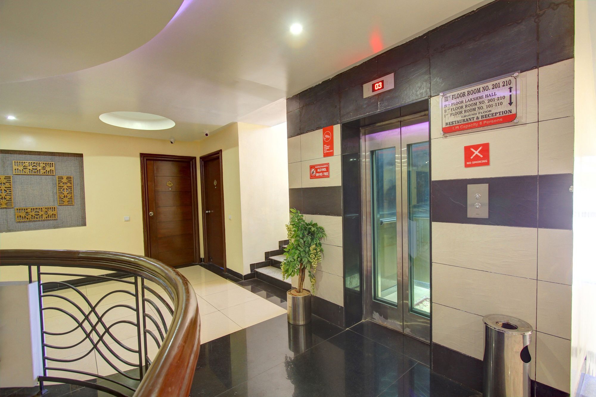 Oyo 4895 Abi Krishna Hotel Pondicherry Exterior foto