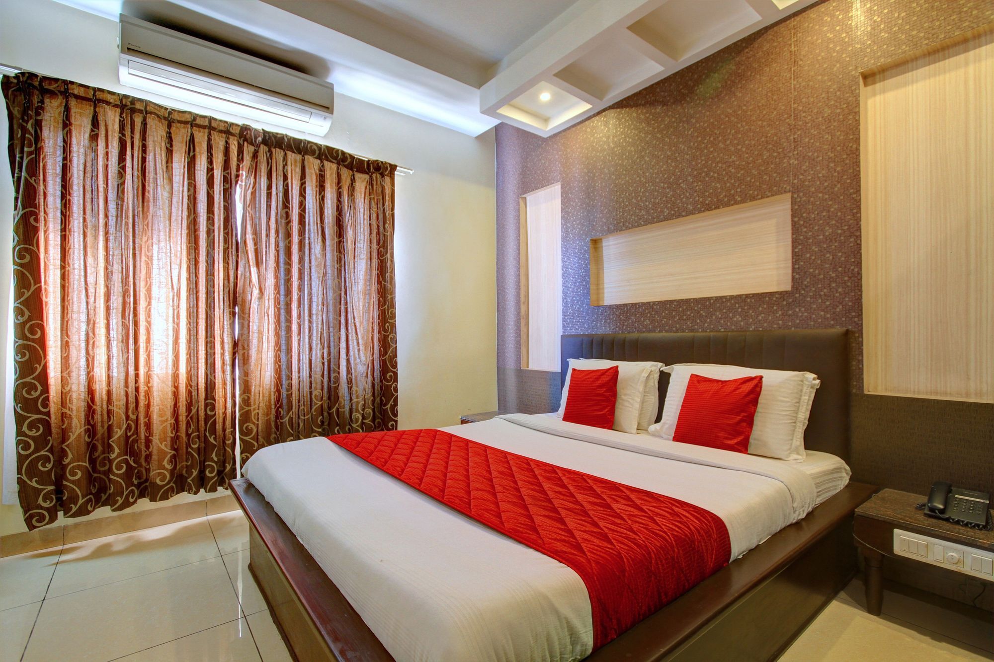 Oyo 4895 Abi Krishna Hotel Pondicherry Exterior foto